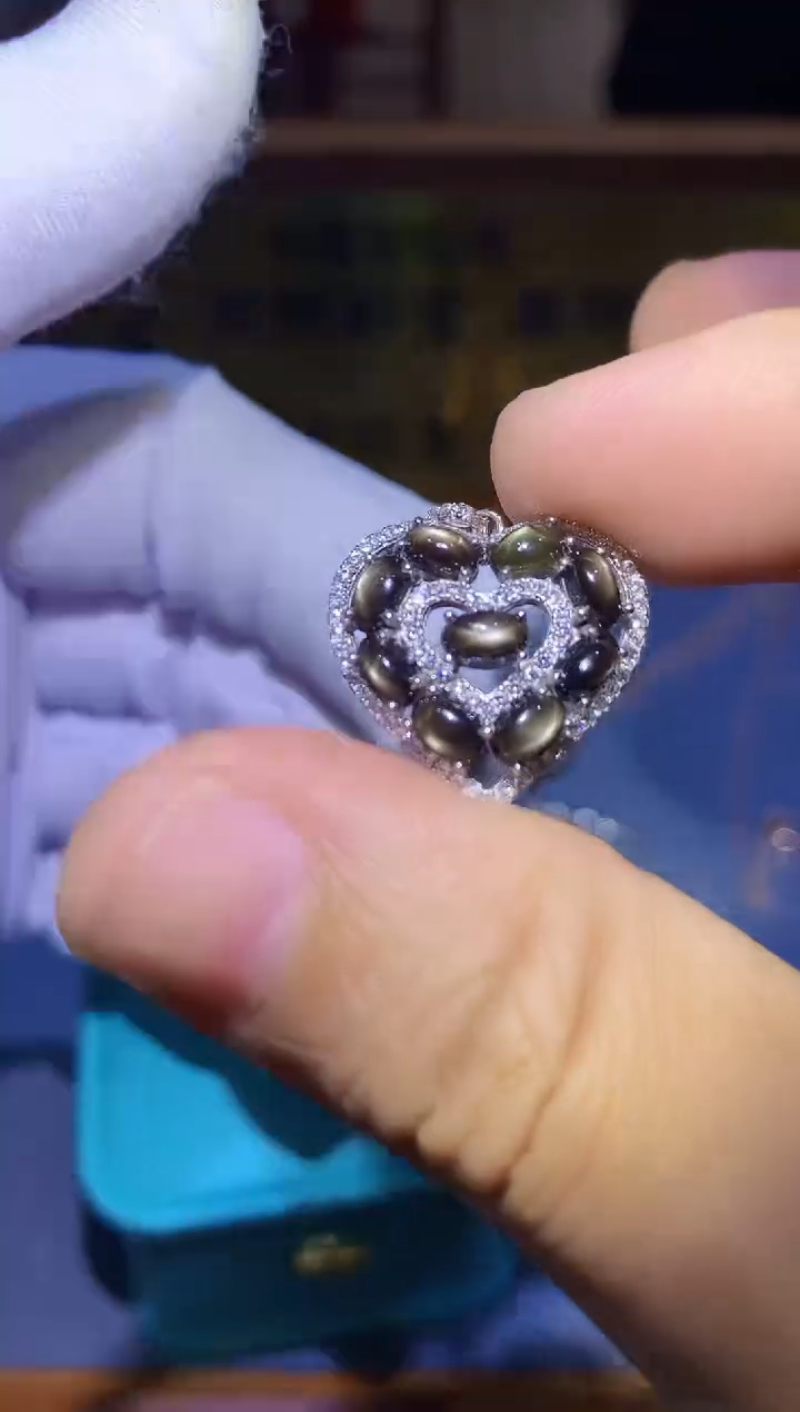 【闪购商品】蓝宝石颈饰银S925镶嵌........