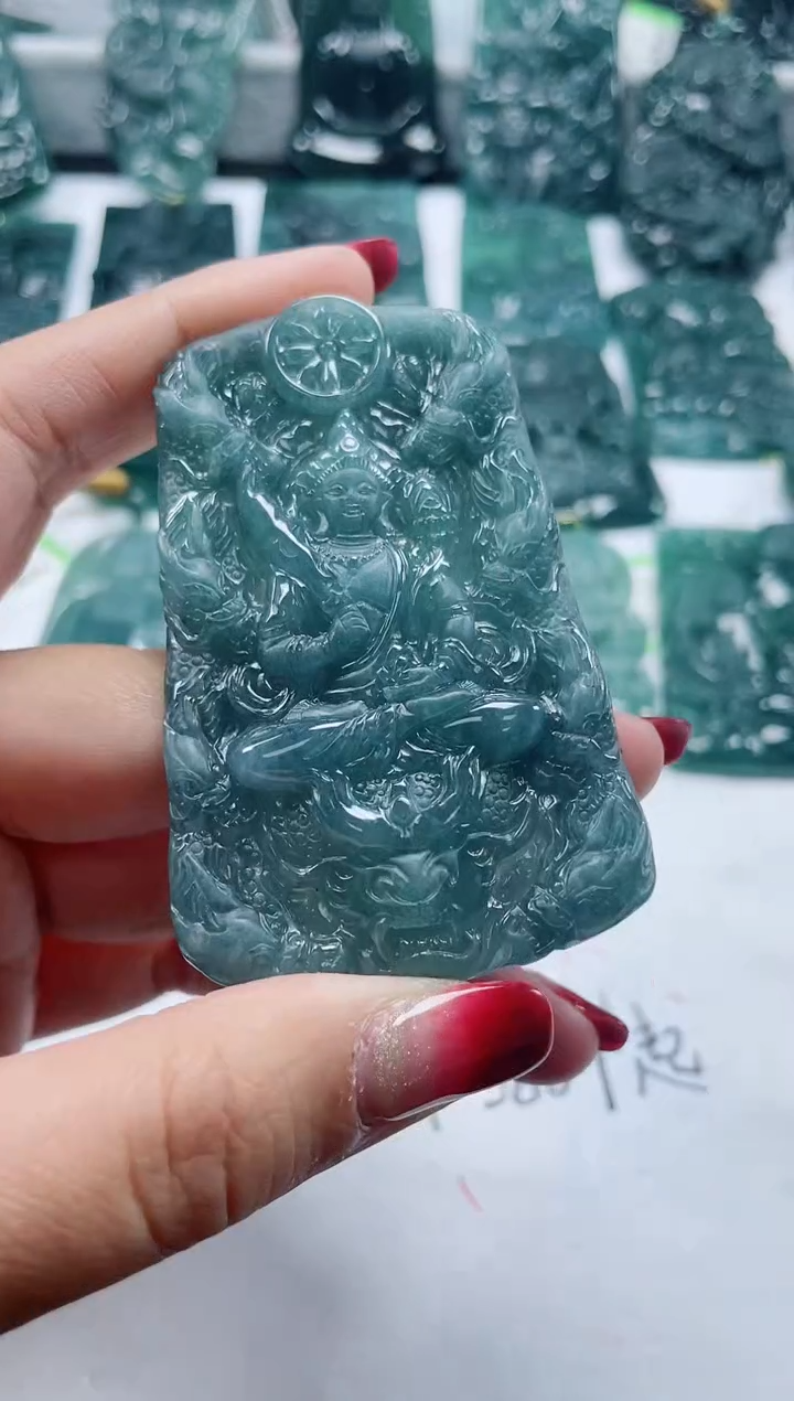 【闪购商品】翡翠颈饰未镶嵌            