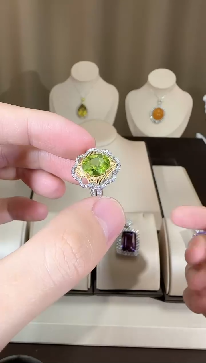 【闪购商品】橄榄石戒指银S925镶嵌10*8mm