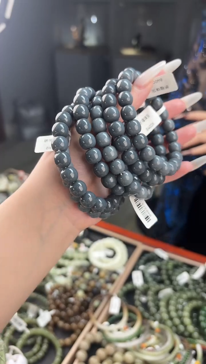 未镶嵌手串和田玉董小姐推荐 多样性发货 拍一发一qh10