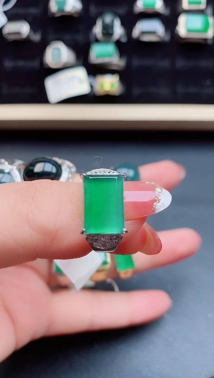 【闪购商品】翡翠戒指银S925镶嵌5080505