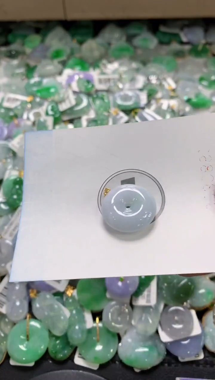 颈饰18K金镶嵌翡翠1111111111111111