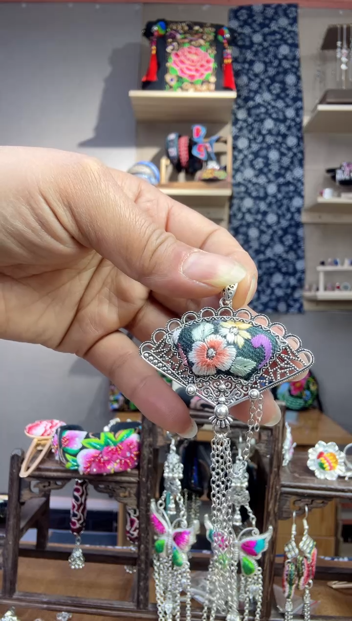 【闪购商品】刺绣纯手工苗绣非遗锁骨链