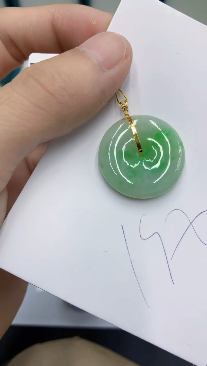 颈饰18K金镶嵌翡翠翡翠