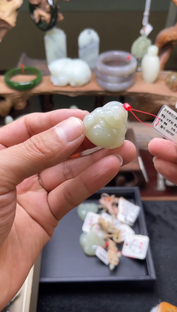 【闪购商品】和田玉吊坠未镶嵌且末迪克兰 佛公9007997