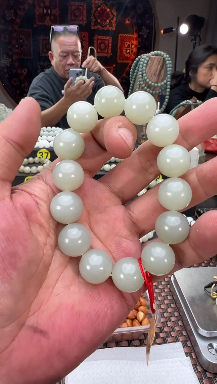 未镶嵌手串和田玉且末料青白玉手串卡16