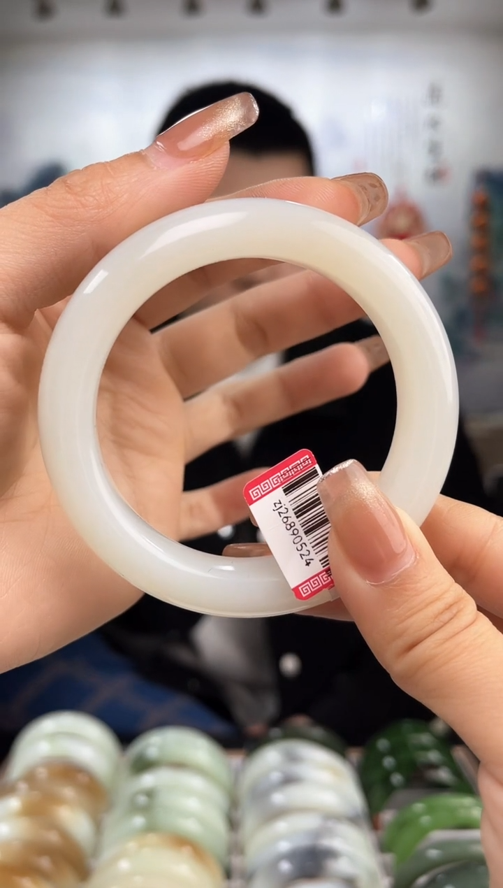 【闪购商品】和田玉手镯未镶嵌56+圈口0524