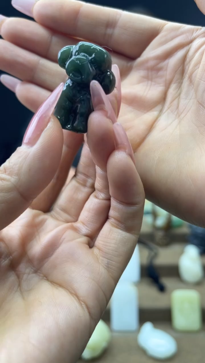 颈饰未镶嵌和田玉1