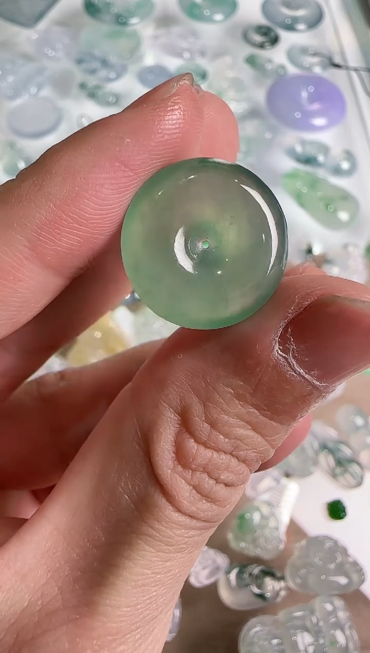 【闪购商品】翡翠吊坠(不含链)未镶嵌··