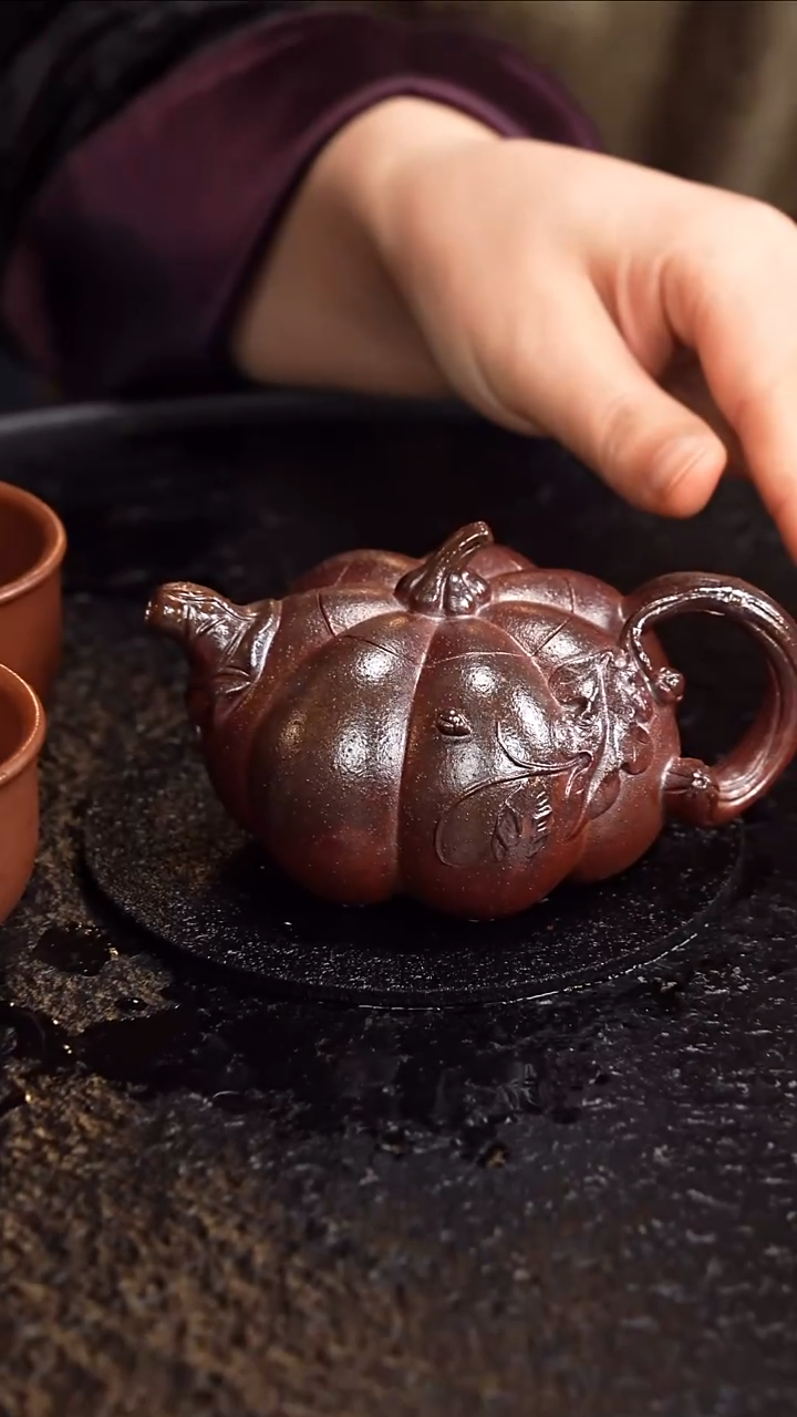 茶壶紫砂陈红 南瓜79  紫檀泥柴烧  150毫升 配两只杯