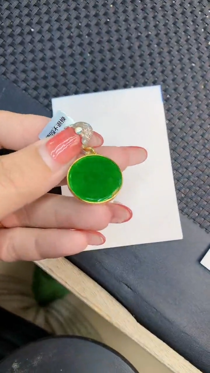 颈饰未镶嵌翡翠1