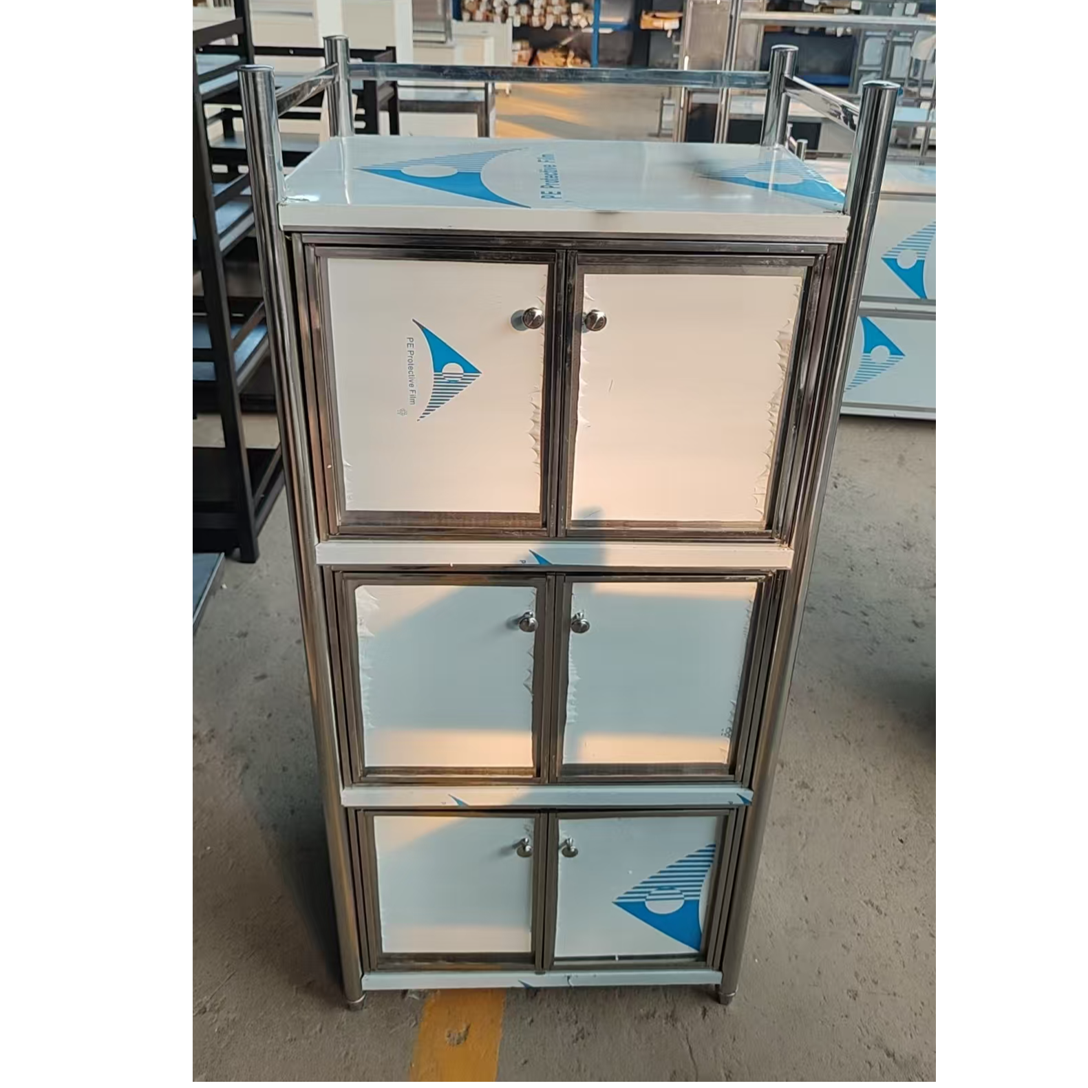 17号瑕疵不锈钢带门柜60*40*133四层3门厨房置物架落