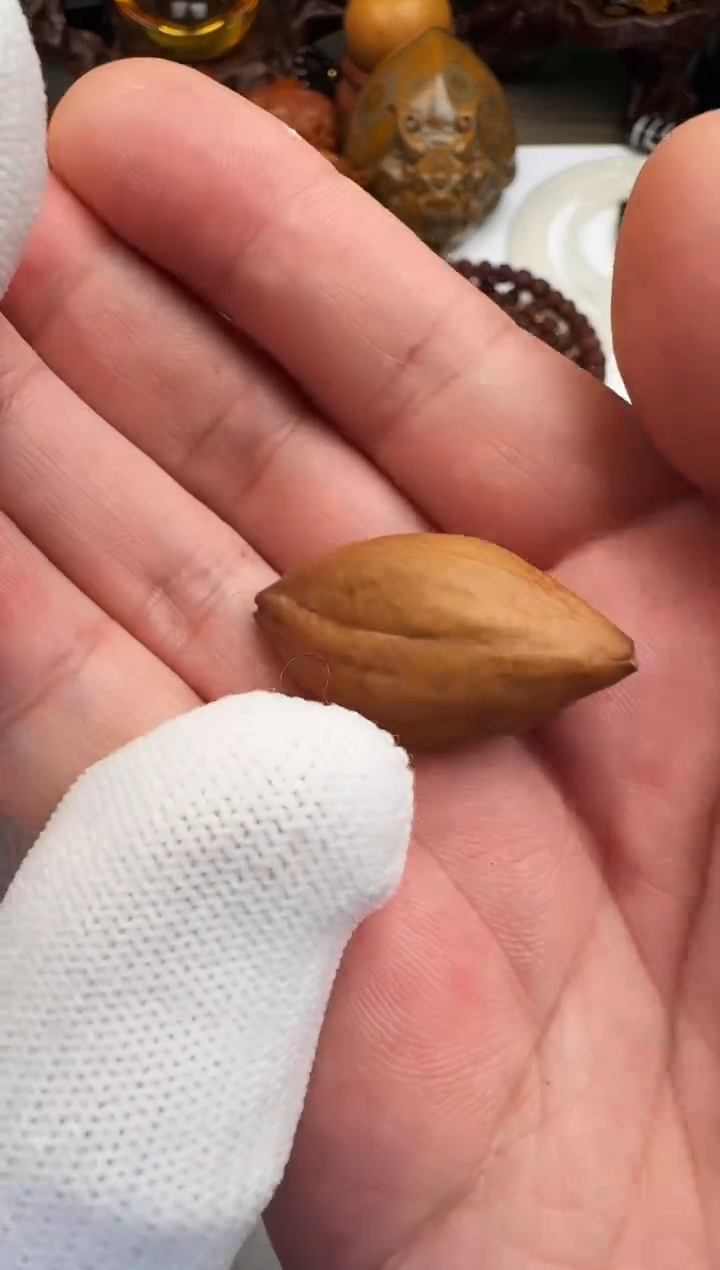 把件橄榄核有***牙橄榄核