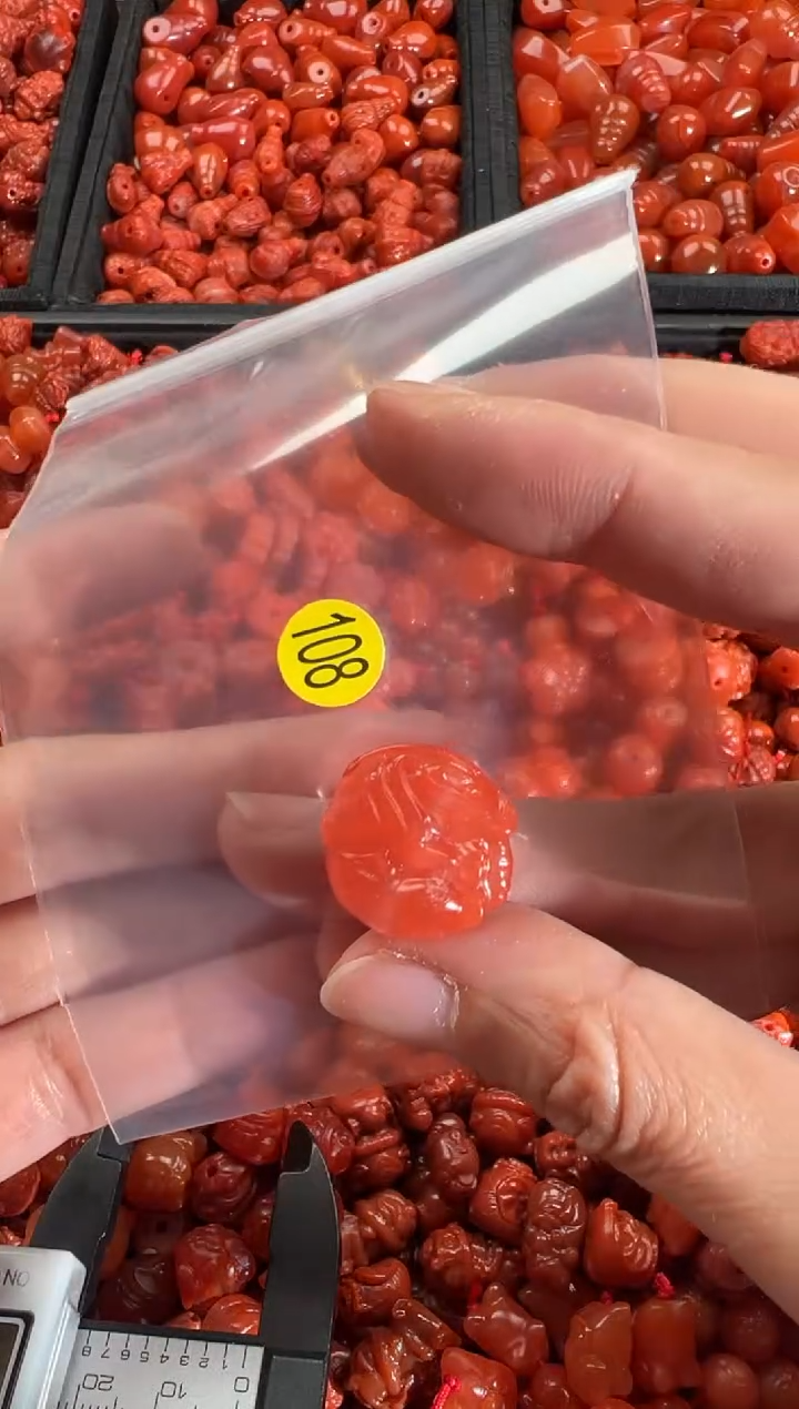 【闪购商品】南红玛瑙颈饰未镶嵌1