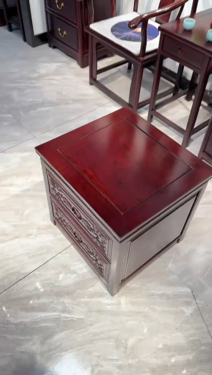 黑酸枝木类成套家具床头柜