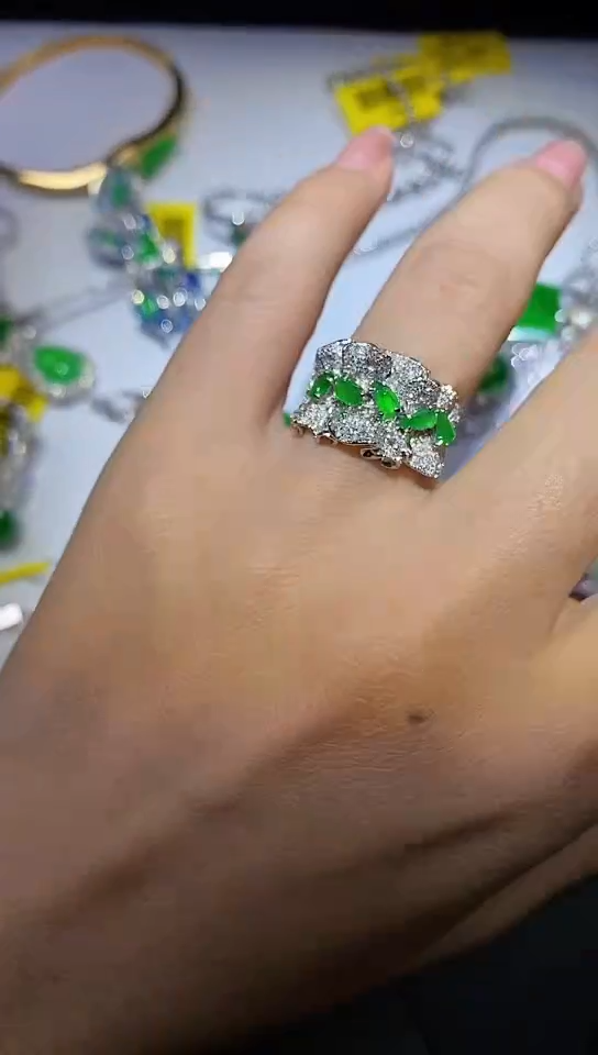 【闪购商品】翡翠戒指18K金镶嵌18k金戒指