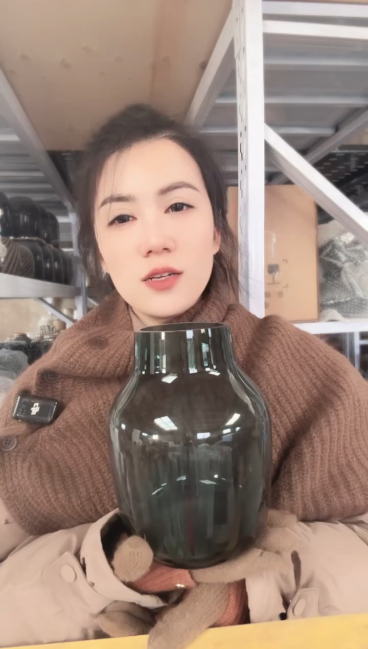 121直播玻璃花瓶