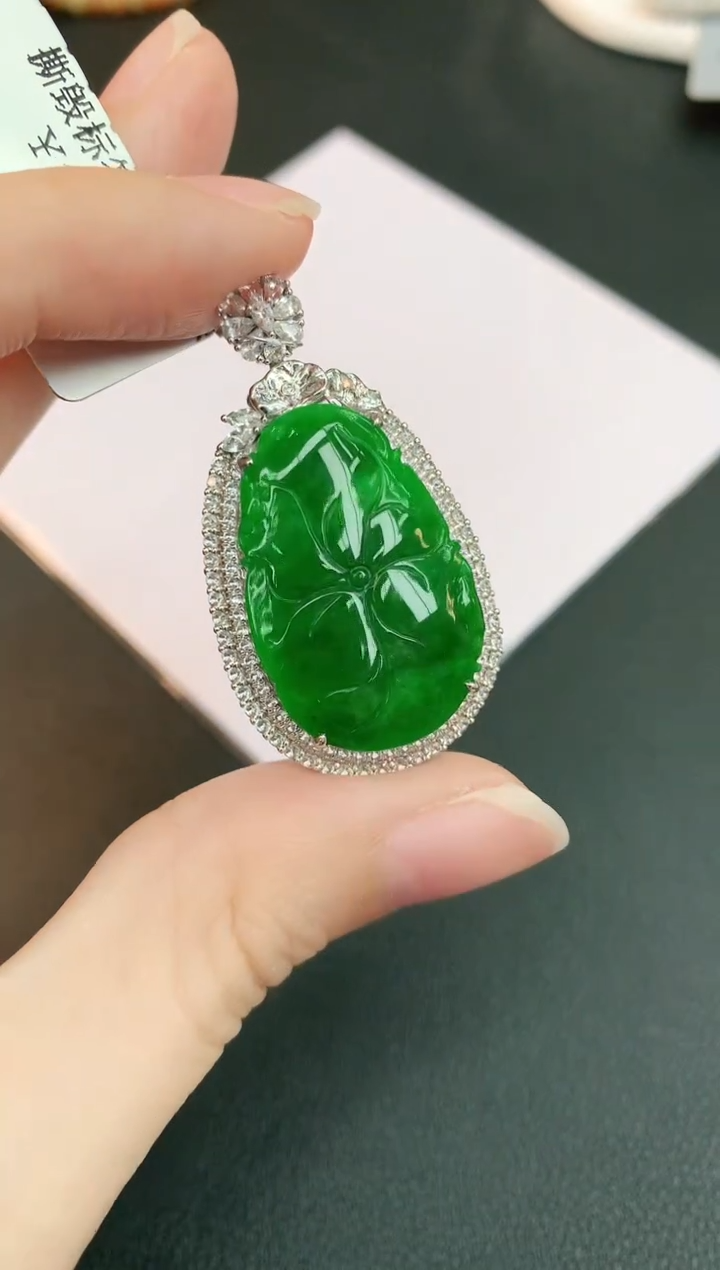 【闪购商品】翡翠颈饰18K金镶嵌赠礼盒证书 小君