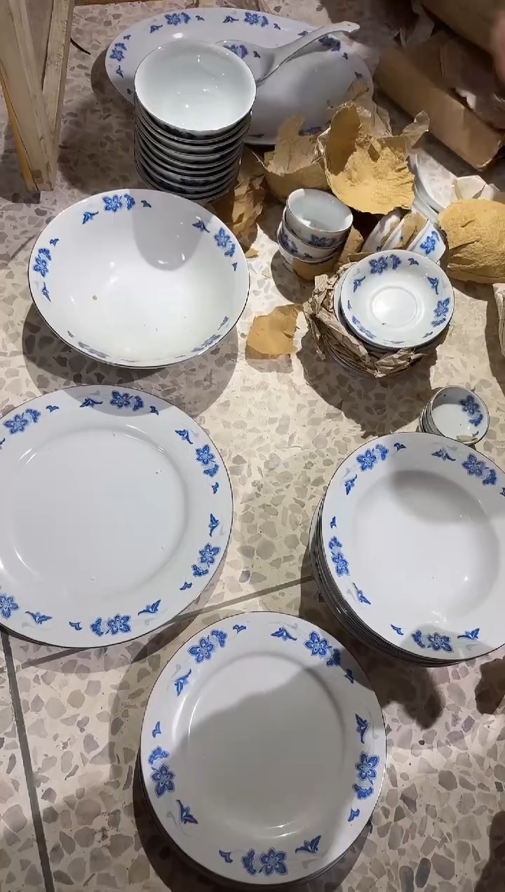 【闪购商品】摆件碗盘杯一套微瑕矿点介意勿拍