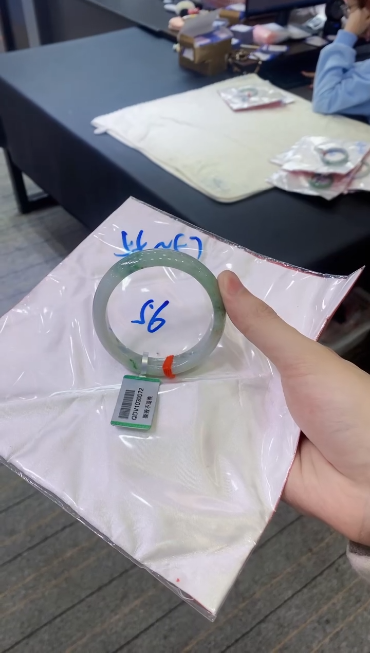 【闪购商品】翡翠手镯未镶嵌
