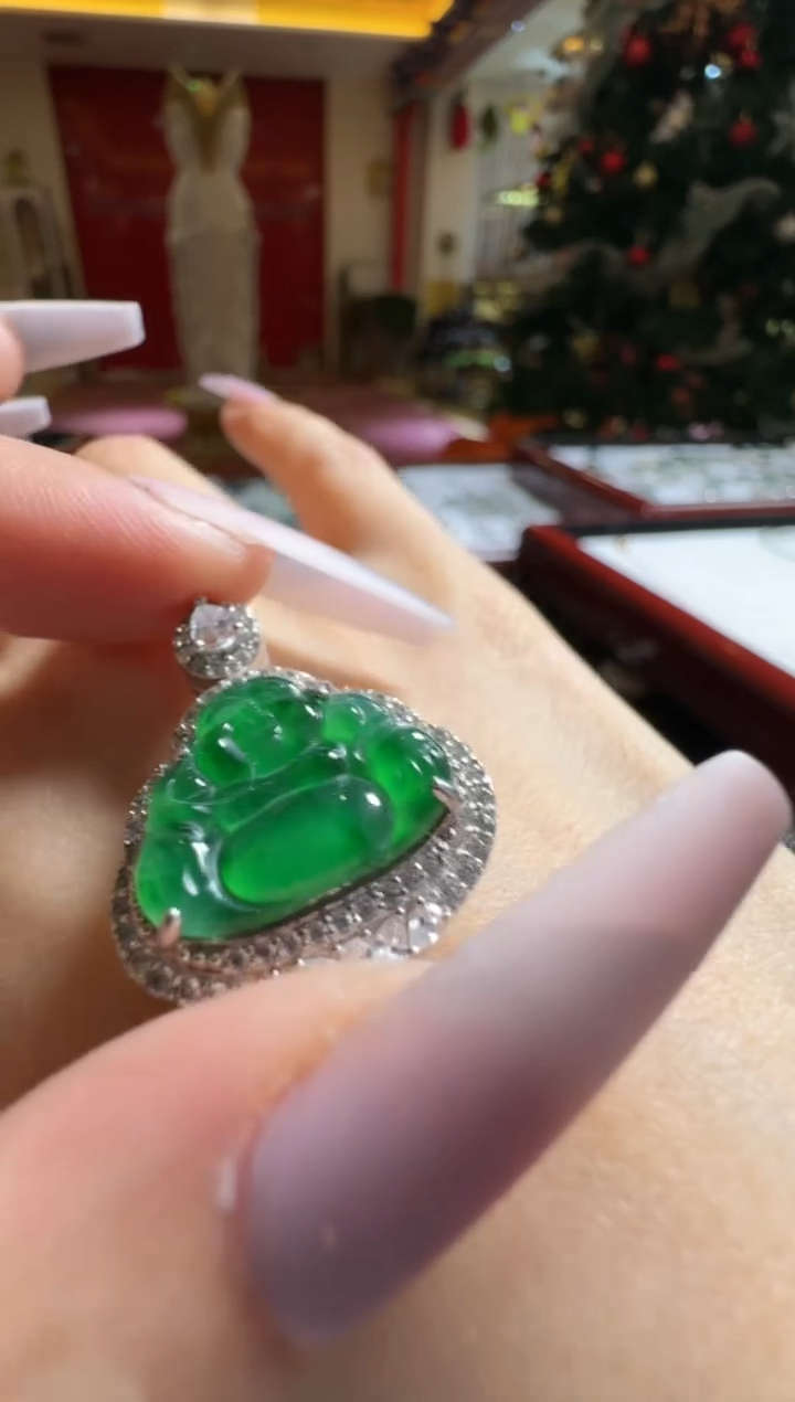 【闪购商品】翡翠吊坠(不含链)未镶嵌翡翠