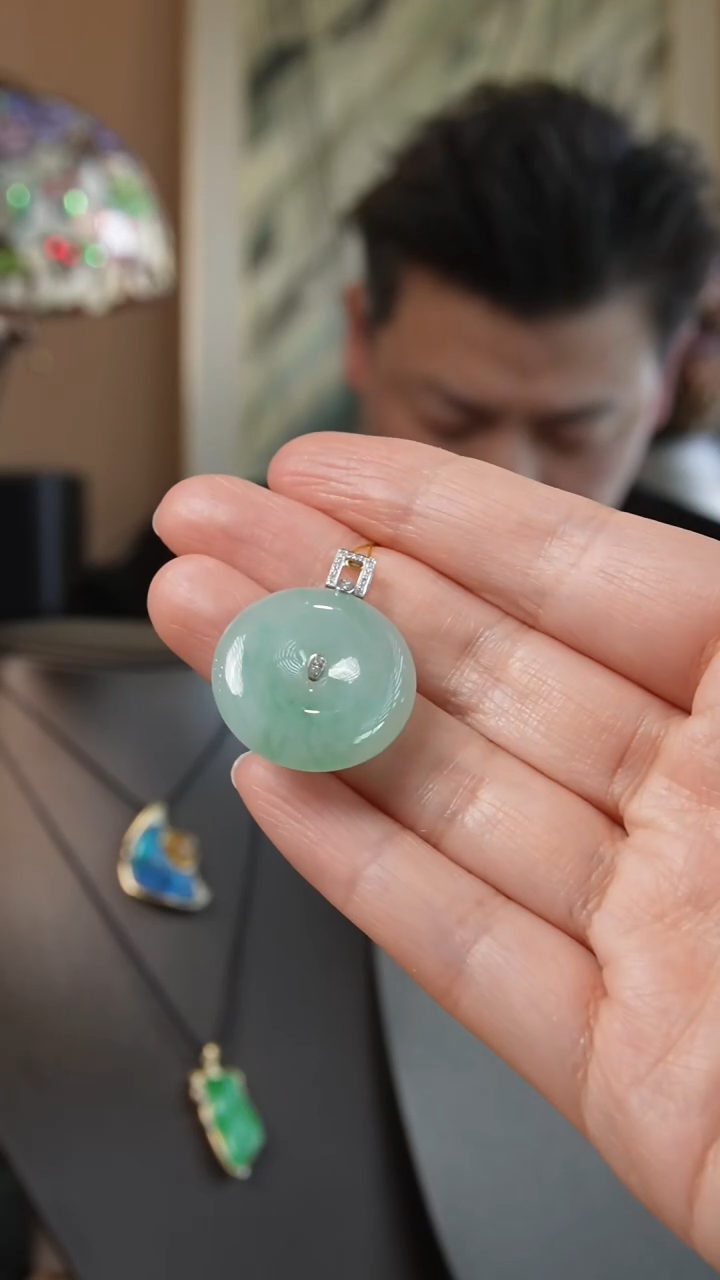 【闪购商品】翡翠吊坠(不含链)18K金镶嵌天然缅甸翡翠吊坠