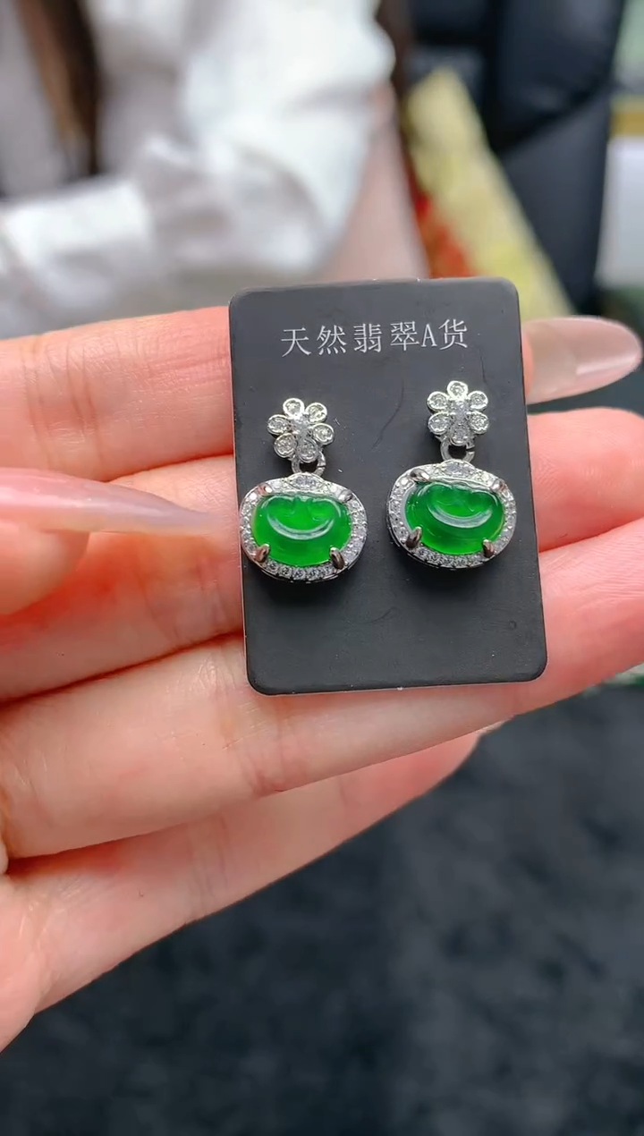 翡翠未镶嵌颈饰天然A货翡翠