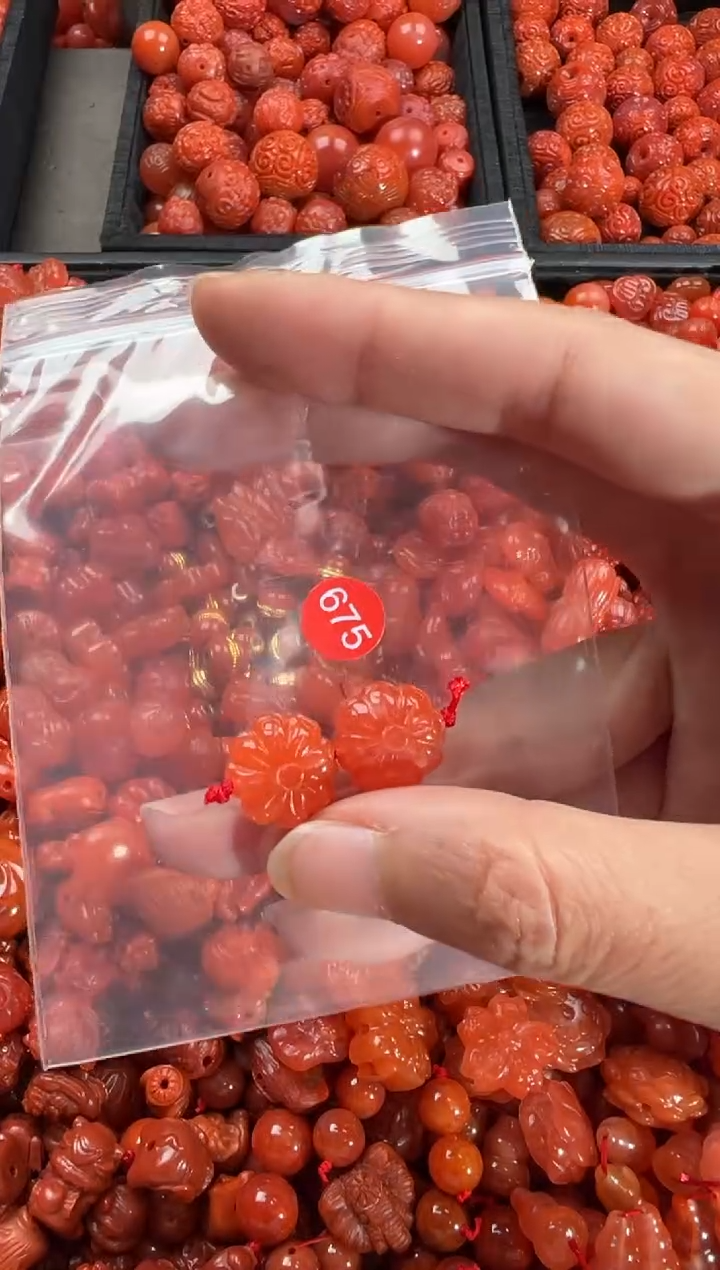 【闪购商品】南红玛瑙颈饰未镶嵌1