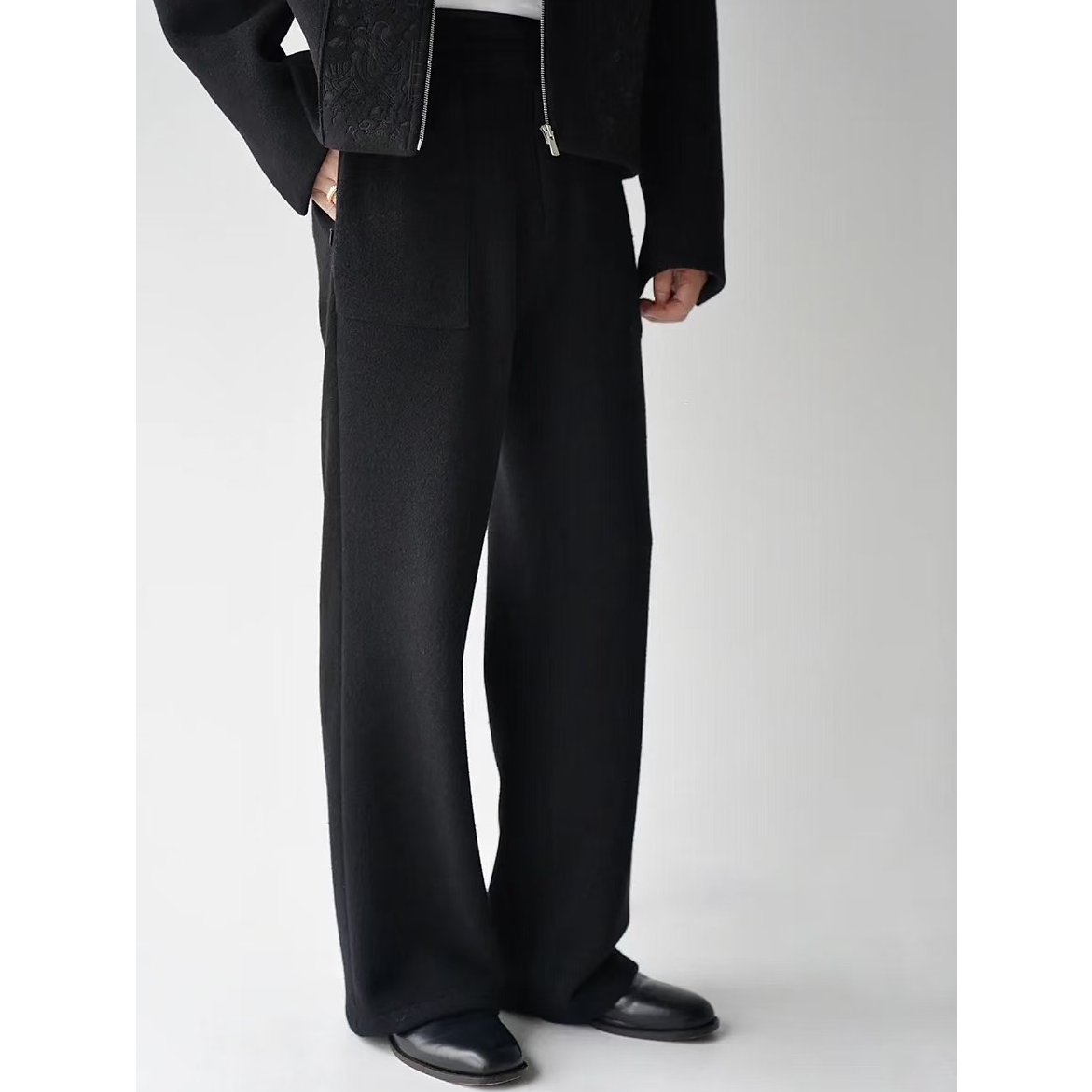 24秋冬 羽绒桑蚕丝新款松紧黑百搭松紧卫裤KW12105