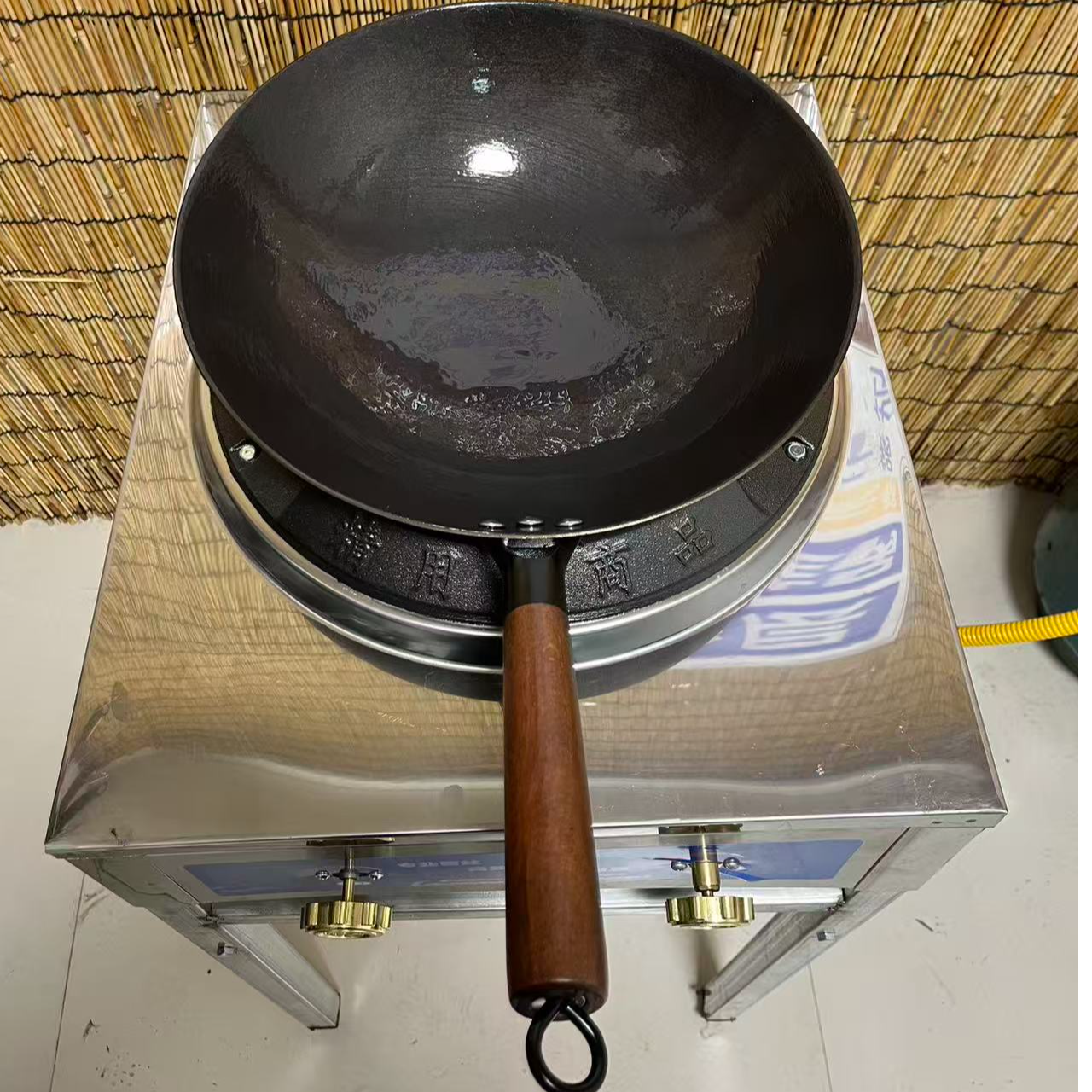 老式生铁锅无涂层圆底无耳