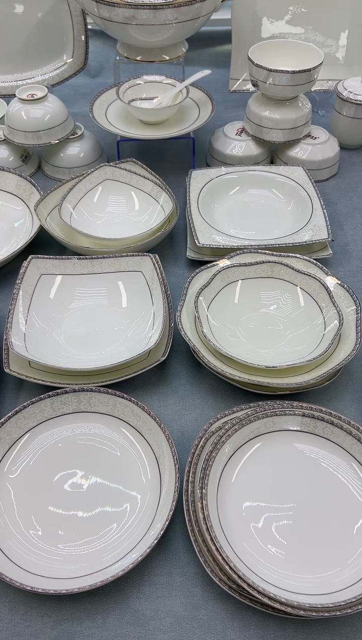 骨瓷玲珑12方鱼1个.8钻石1个.