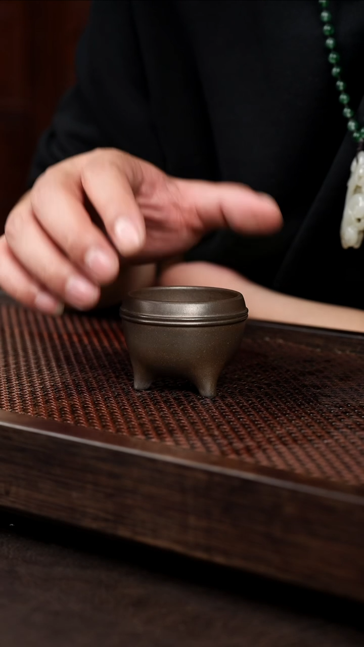 茶壶紫砂6-1三足腰线