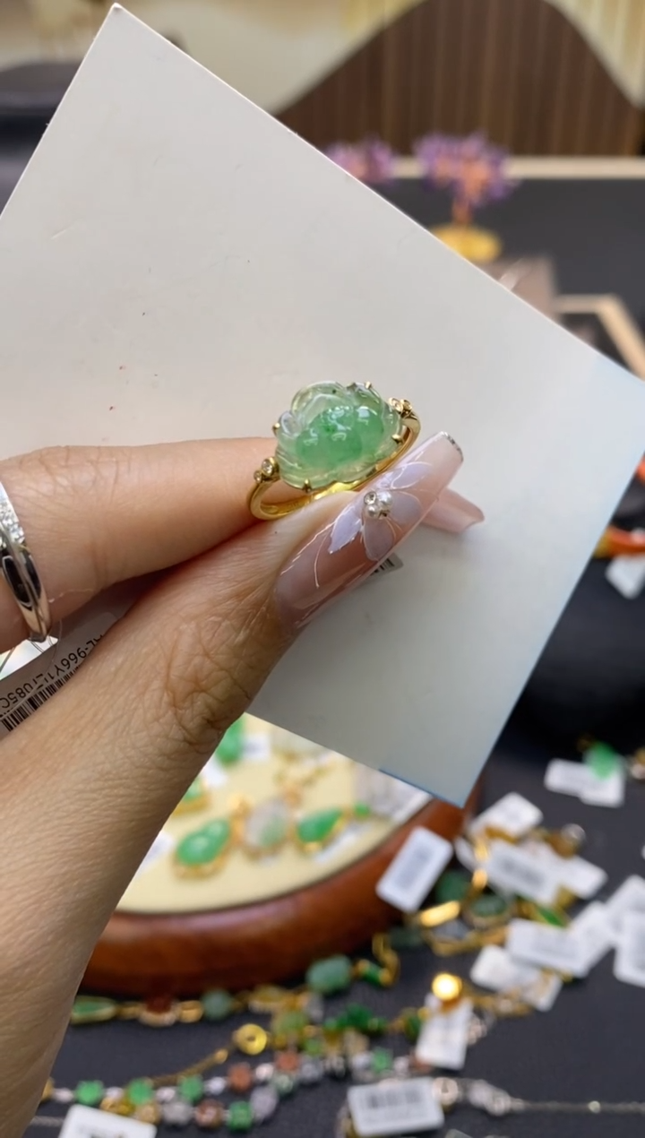 【闪购商品】翡翠颈饰18K金镶嵌净货12386