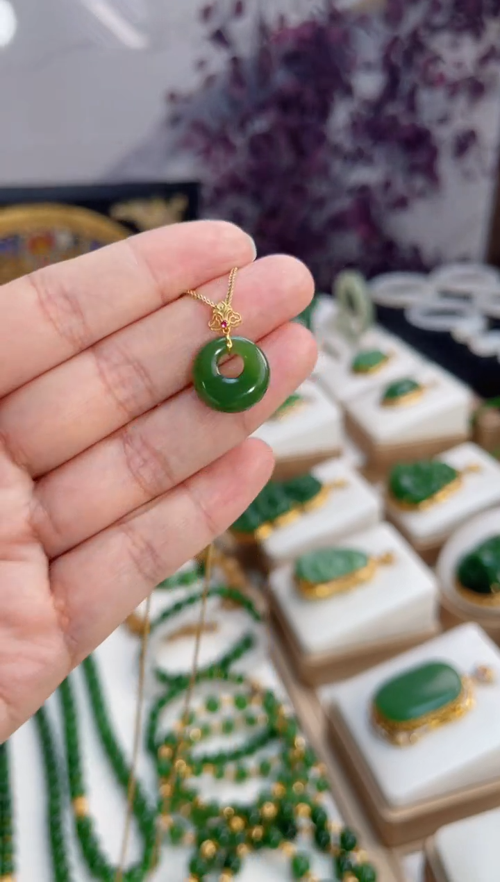 【闪购商品】和田玉吊坠18K金镶嵌甜甜圈