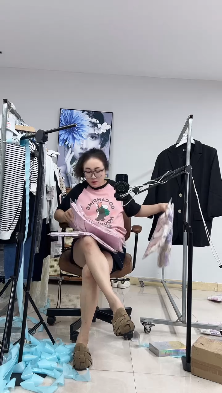 2597    女装孤品清货