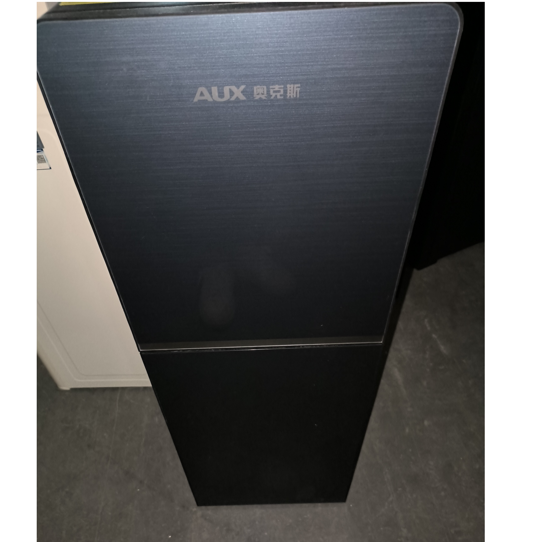 9新 AUX/奥克斯 【二手】中央仓饮水机轻微划痕功能完好