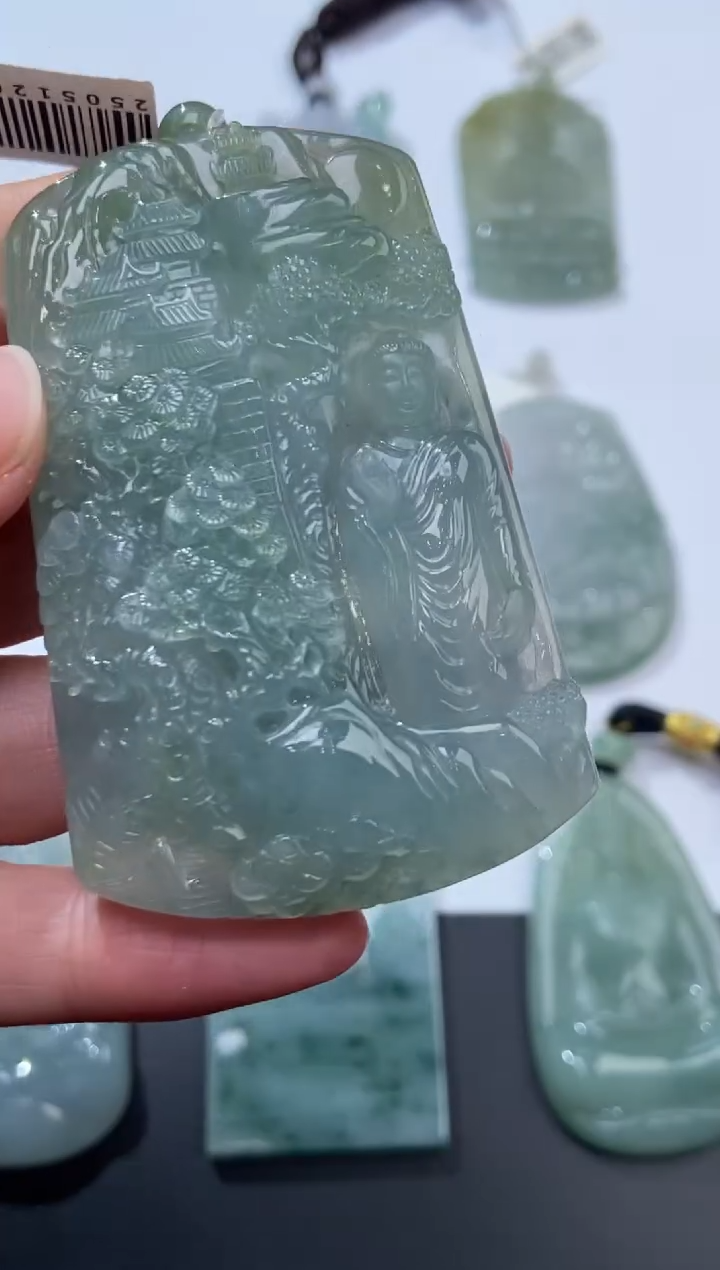 未镶嵌挂件翡翠371662    多人 