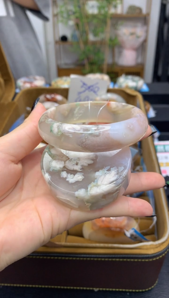 石英质玉手镯未镶嵌C559(56圈赠送镯心)