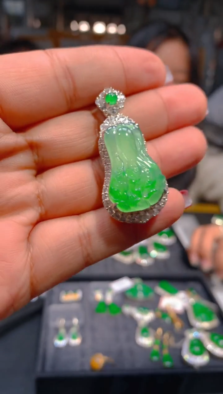 【闪购商品】定制翡翠未镶嵌65定制翡翠-多样性发货（发其一）