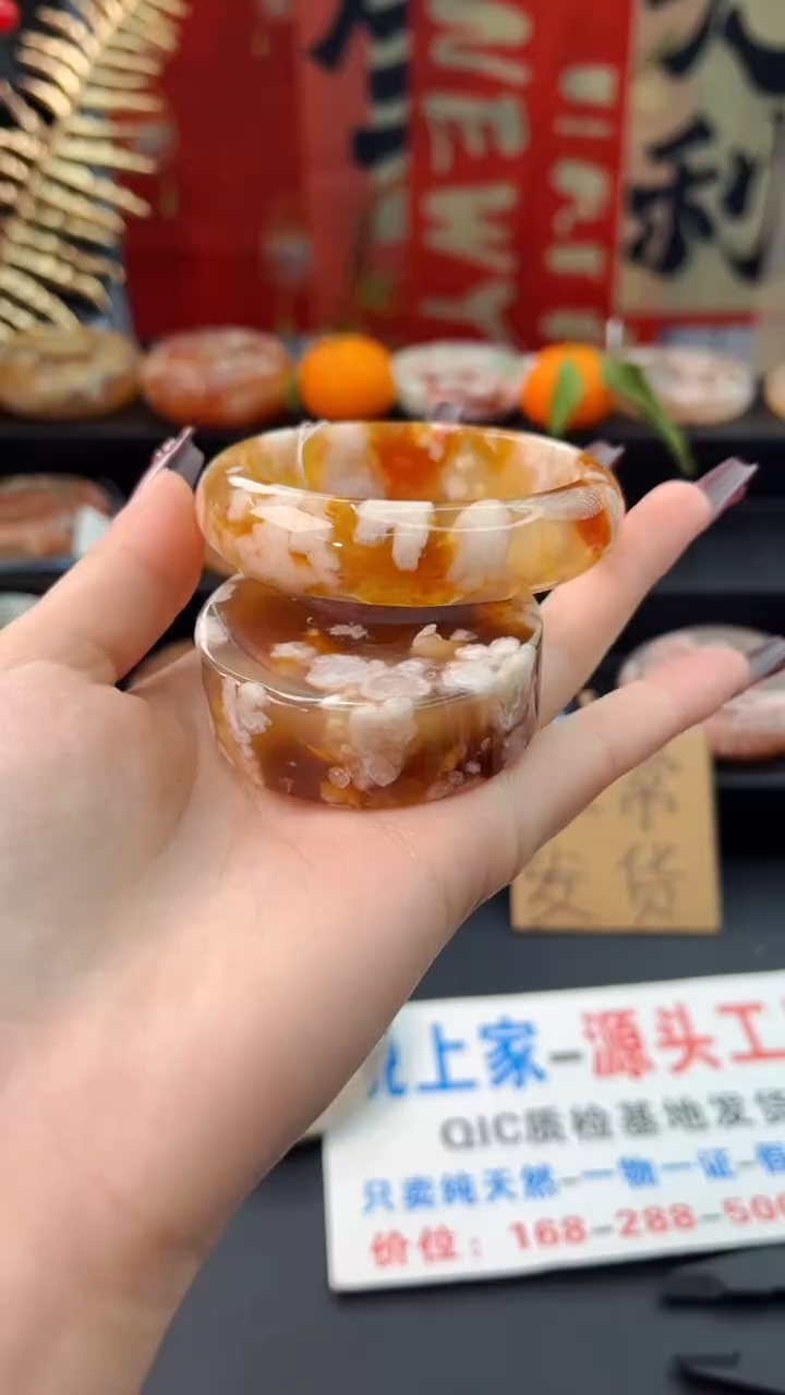 【闪购商品】石英质玉手镯未镶嵌赠送镯心（56圈口