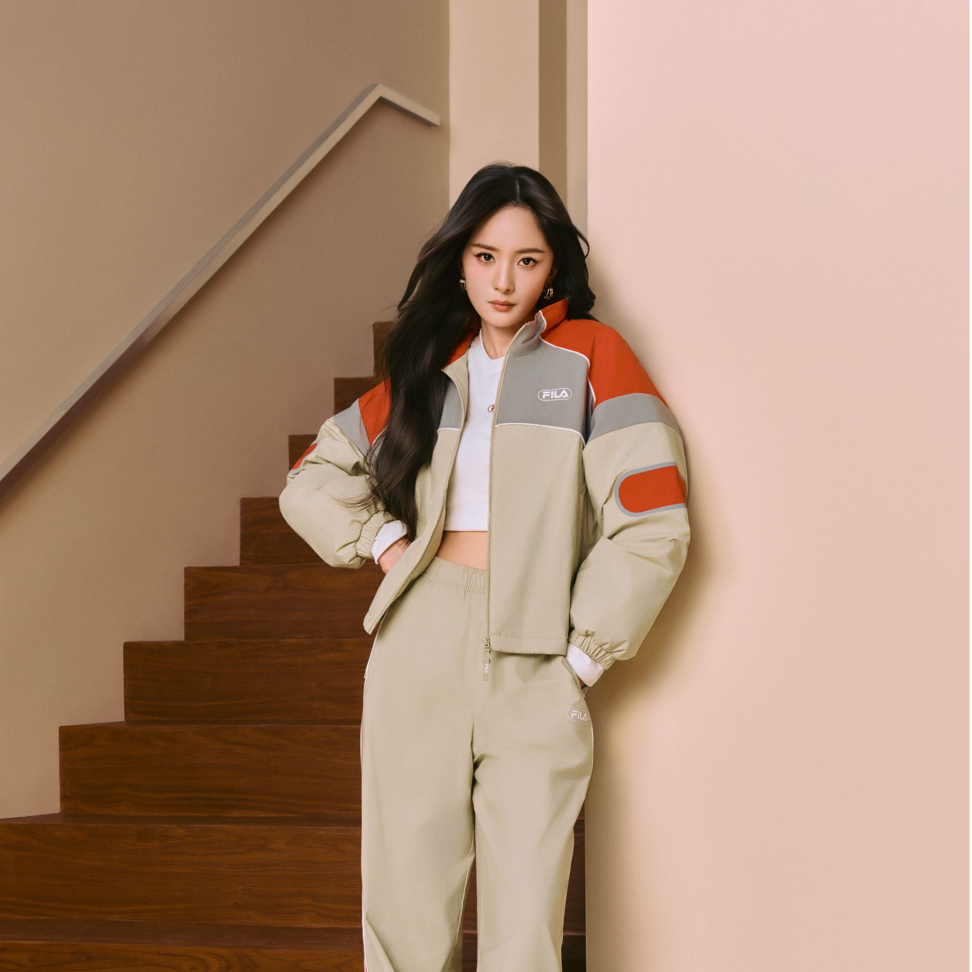 Fila/斐乐2025新款女士休闲百搭长袖梭织外套斐乐运动F11W549703F