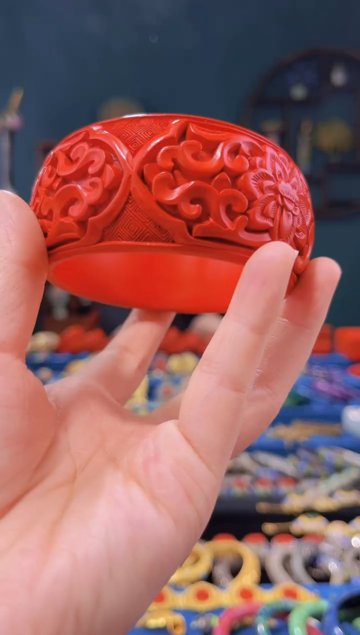 【闪购商品】雕漆手镯回形精品圈口64