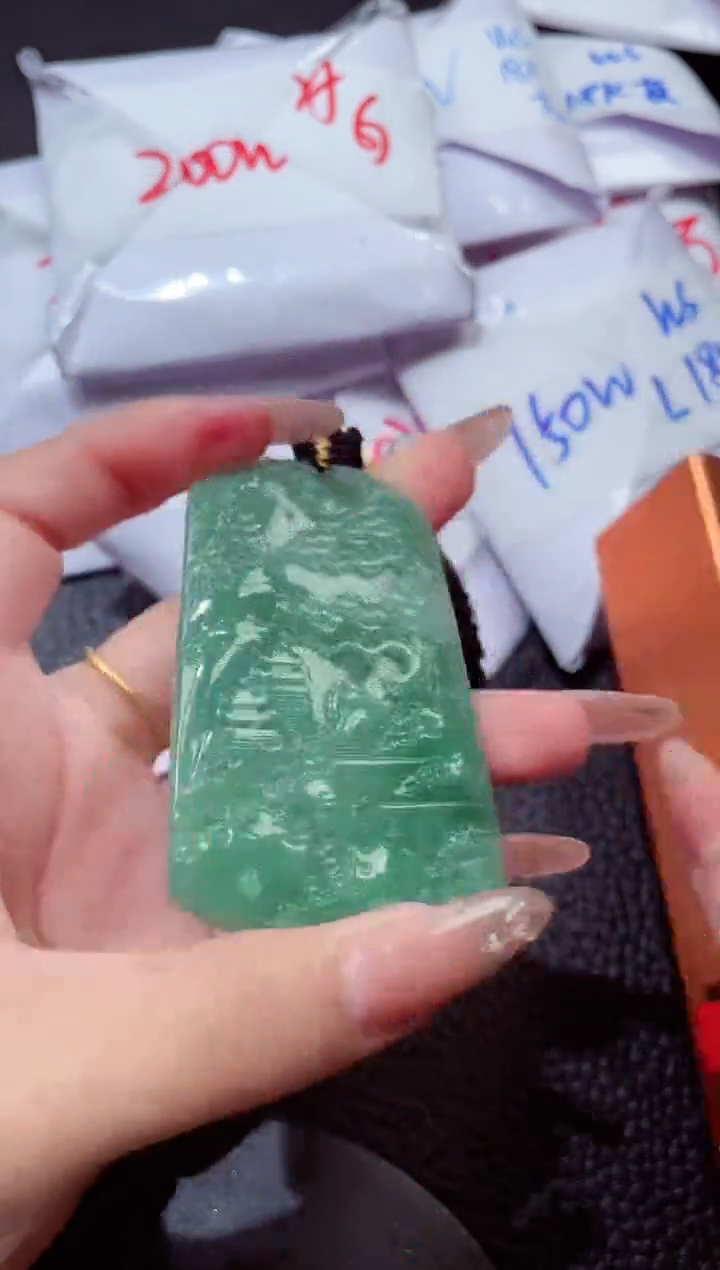 颈饰未镶嵌翡翠00000