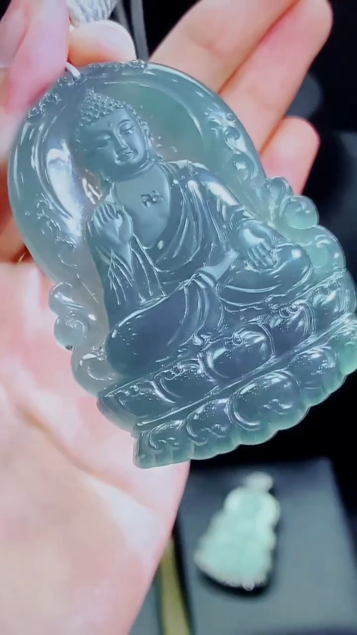 翡翠未镶嵌颈饰1