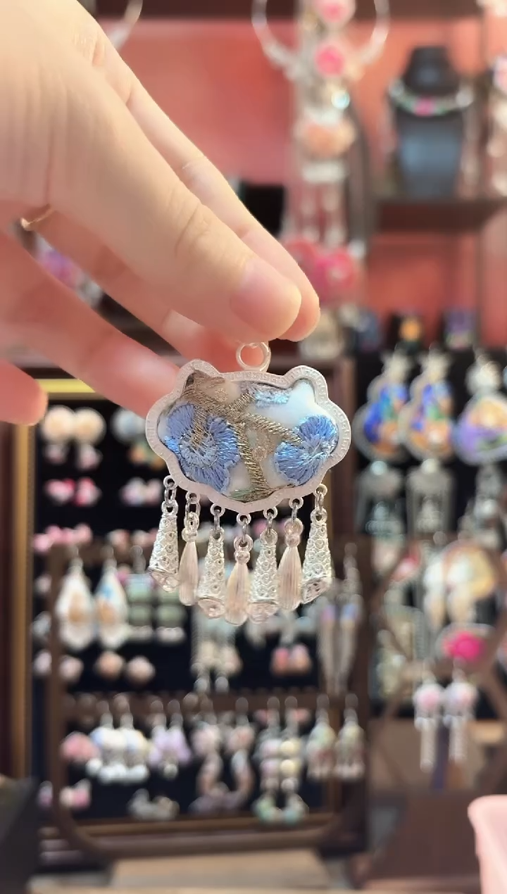 织绣云织谣民族风精美饰品   55