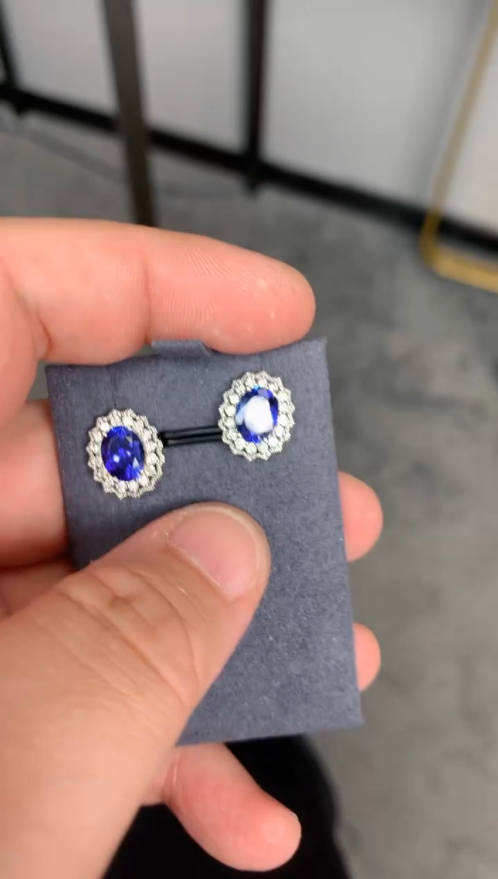 【闪购商品】坦桑石耳饰18K金镶嵌2.9ct 坦桑石耳钉