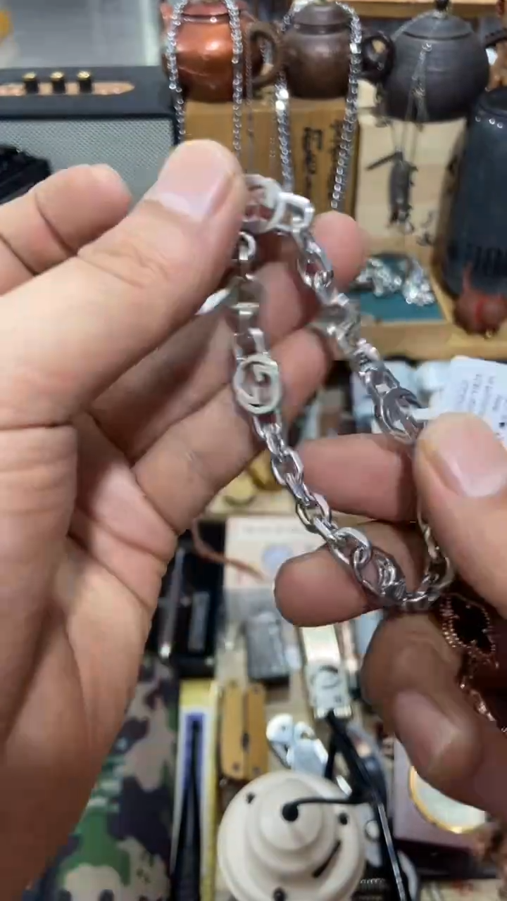瓷片闪购商品  如图所示