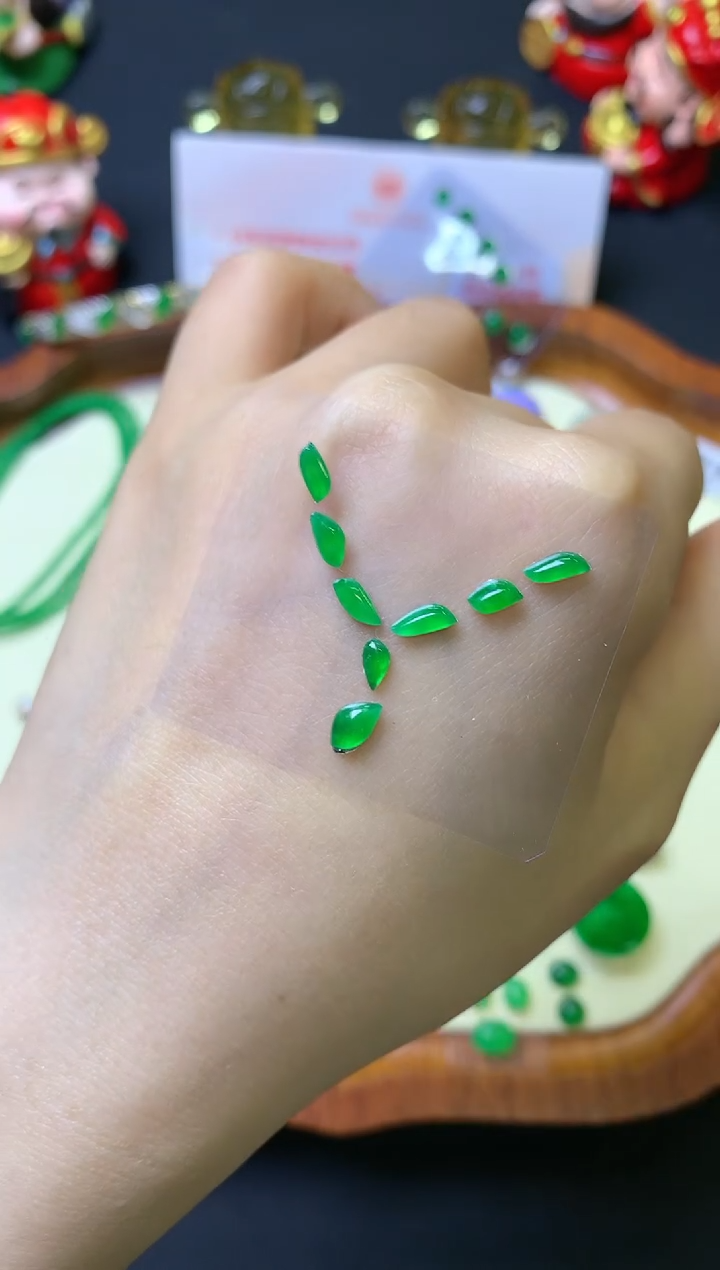 定制翡翠未镶嵌裸石（镶嵌定制）