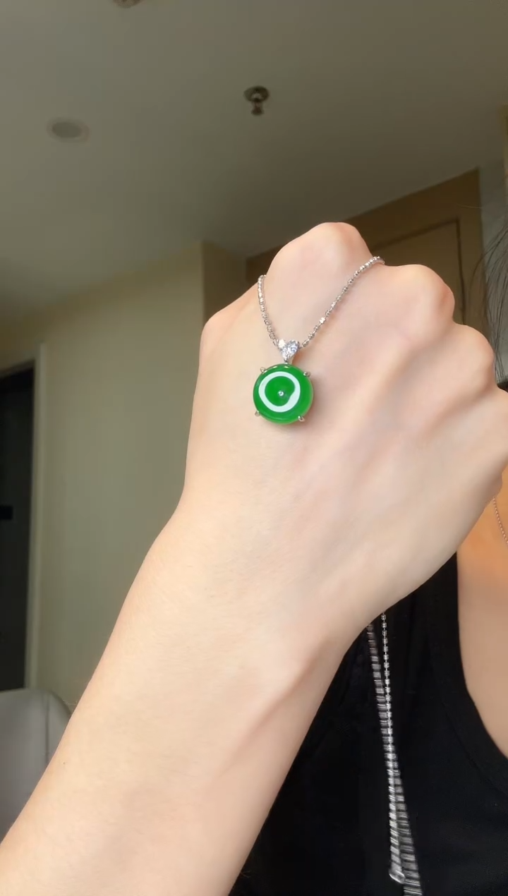 【闪购商品】翡翠吊坠(不含链)银S925镶嵌天然翡翠吊坠