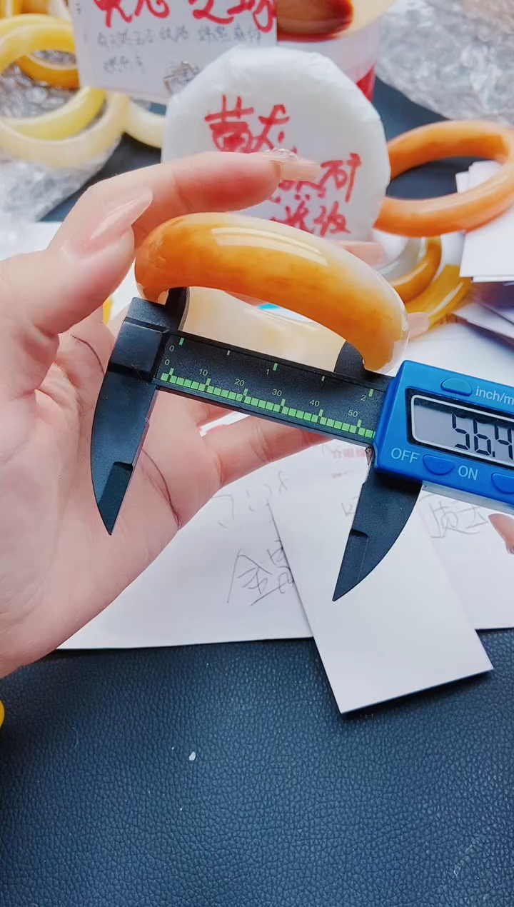 【闪购商品】石英质玉手镯未镶嵌K72-55-56